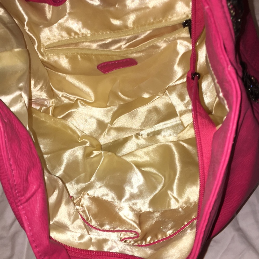 Fuchsia Purse - Picture 3 of 4